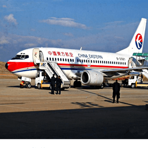 查干湖机场空运航空快运业稳步发展的原因是什么？